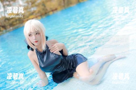 Kitkat Cosplay 原图在线!Kitkat Cosplay教你如何用芭芭拉·冈希尔德的姿态撑起你的VIP尊严资源
